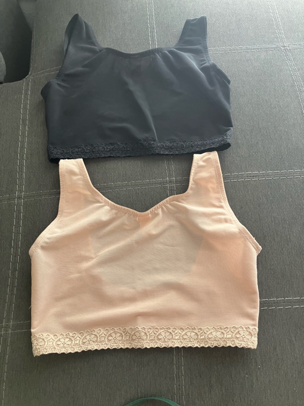 Seamless Lace-Hem Wireless Crop Bralette - Black & Cream - Picture 1 of 2